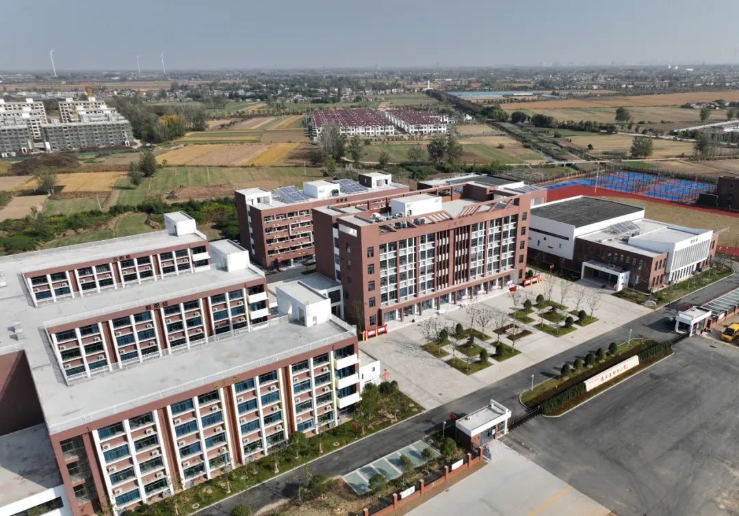 1701406427738218.jpg 1677462110108090474.jpg